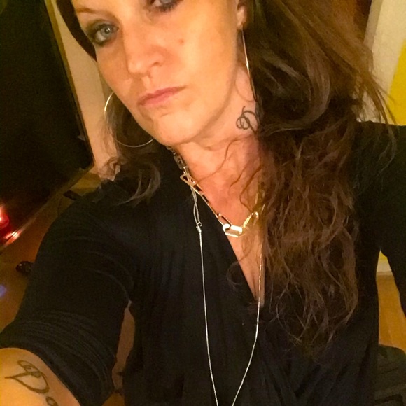 Meet your Posher, Rebecca - Picture 1 of 1